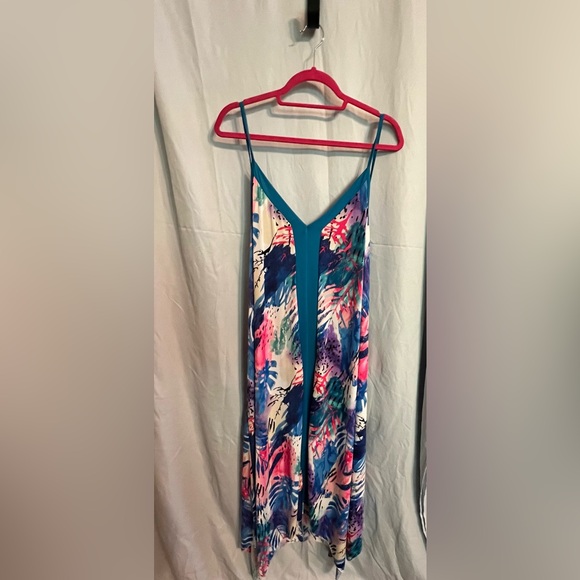 Watercolor sleeveless handkerchief plus size maxi dress - Picture 2 of 4